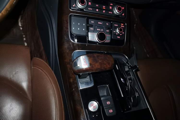 Used Audi A8 2017 A8L 50 TFSI quattro Luxury Model Gear Lever