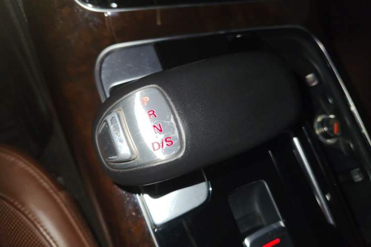 Used Audi A8  Gear Lever