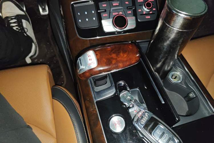 Used Audi A8 2017 A8L 45 TFSI quattro Leading Elite Collection Edition Gear Lever