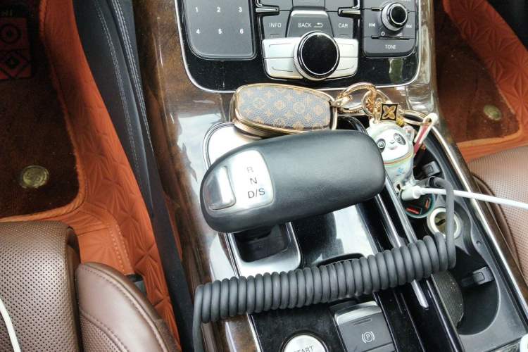 Used Audi A8  Gear Lever