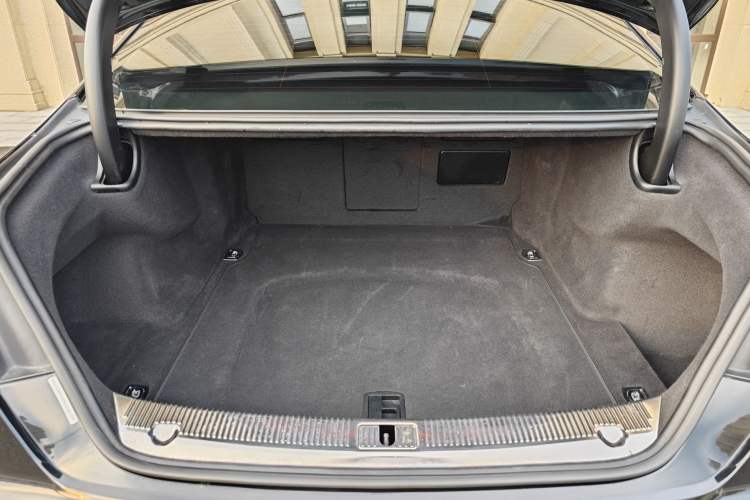 Used Audi A8 2017 A8L 45 TFSI quattro Comfort model Interior 8