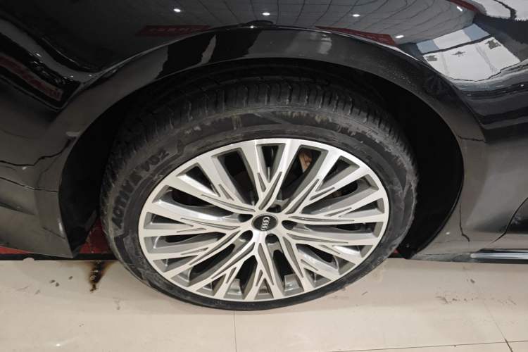 Used Audi A8 2017 A8L 45 TFSI quattro Prestige Pioneer Collection Edition Left Front Wheel Hub