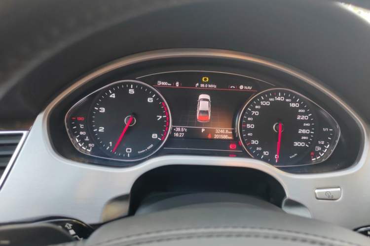 Used Audi A8 2017 A8L 45 TFSI quattro Comfort model Odometer Close Up