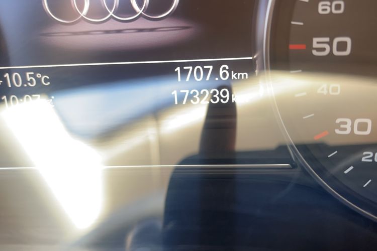Used Audi A8 2017 A8L 45 TFSI quattro Comfort model Odometer Close Up
