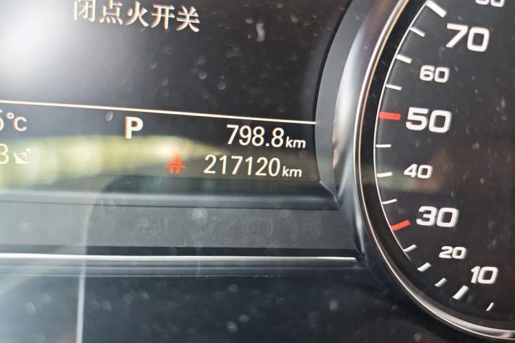 Used Audi A8 2017 A8L 45 TFSI quattro Leading Elite Edition Odometer Close Up