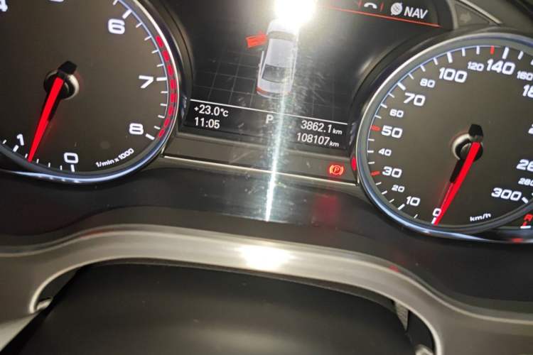Used Audi A8 2017 A8L 45 TFSI quattro Leading Elite Collection Edition Odometer Close Up