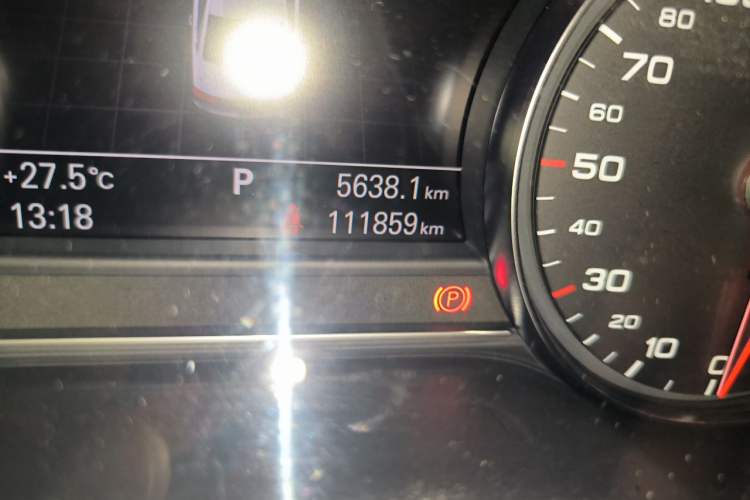 Used Audi A8 2017 A8L 45 TFSI quattro Comfort model Odometer Close Up