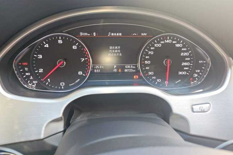 Used Audi A8 2017 A8L 45 TFSI quattro Comfort model Odometer Close Up