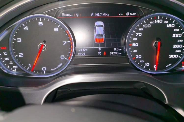 Used Audi A8 2017 A8L 45 TFSI quattro Leading Elite Edition Odometer Close Up