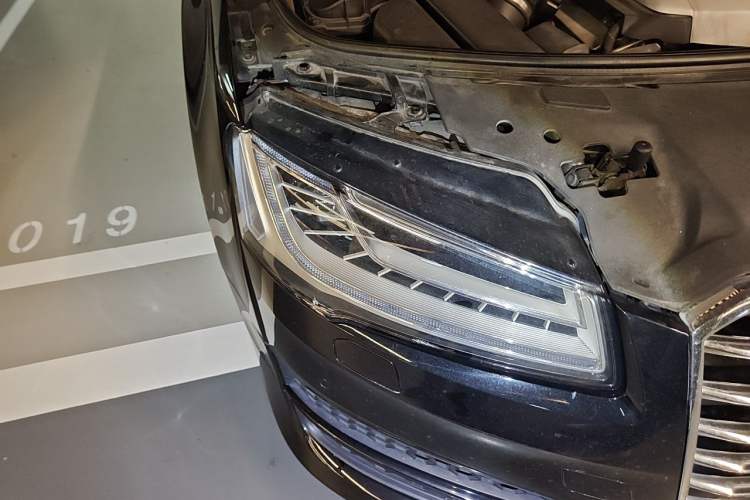 Used Audi A8 2017 A8L 45 TFSI quattro Leading Elite Collection Edition Right Front Headlight