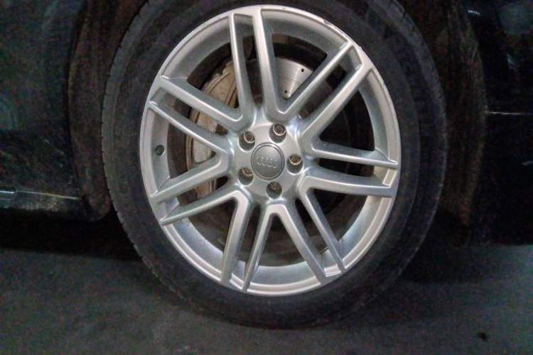 Used Audi A8 2017 A8L 45 TFSI quattro Advanced Edition Right Front Wheel Hub