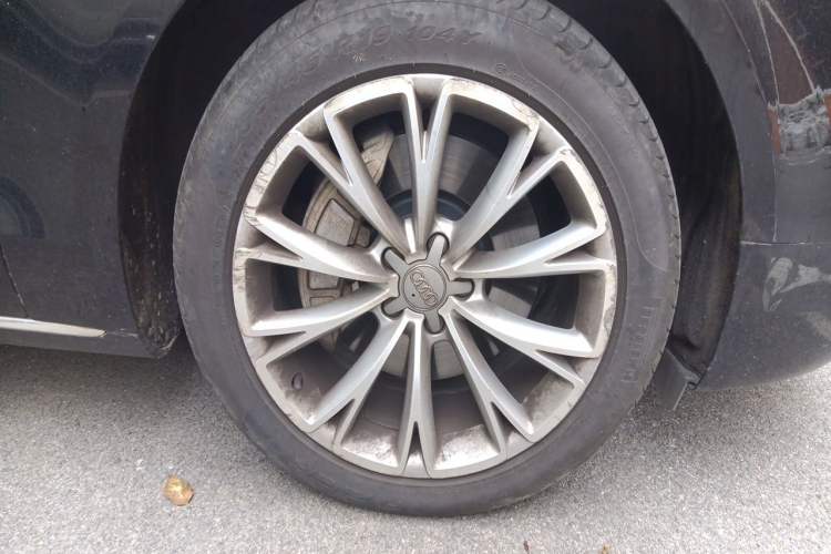 Used Audi A8 2017 A8L 45 TFSI quattro Leading Elite Edition Right Front Wheel Hub