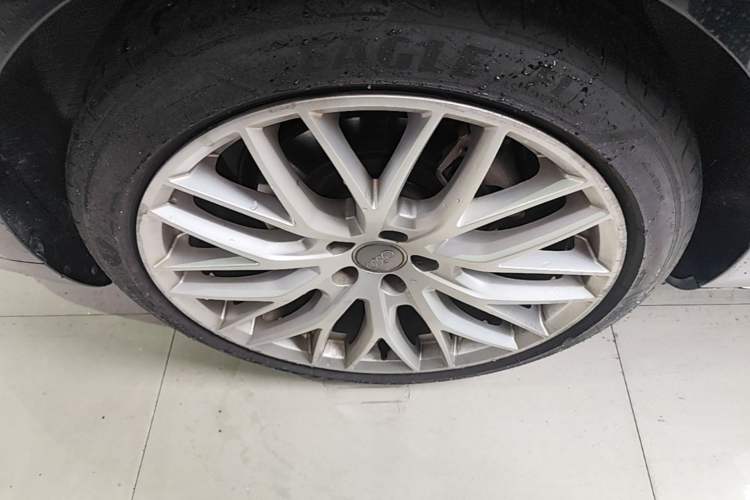 Used Audi A8 2017 A8L 50 TFSI quattro Prestige Edition Right Rear Wheel Hub
