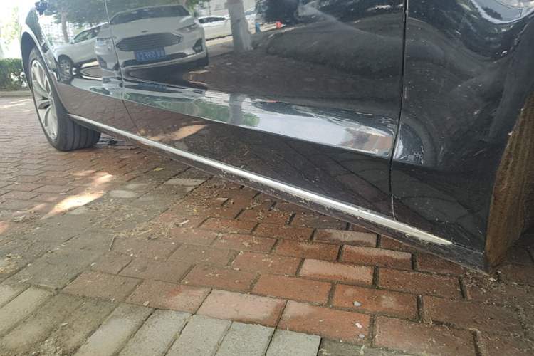 Used Audi A8 2017 A8L 45 TFSI quattro Luxury Model Right Side Sill