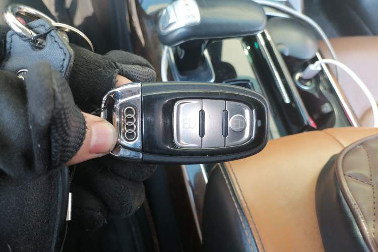 Used Audi A8 2017 A8L 45 TFSI quattro Leading Elite Collection Edition Vehicle Key