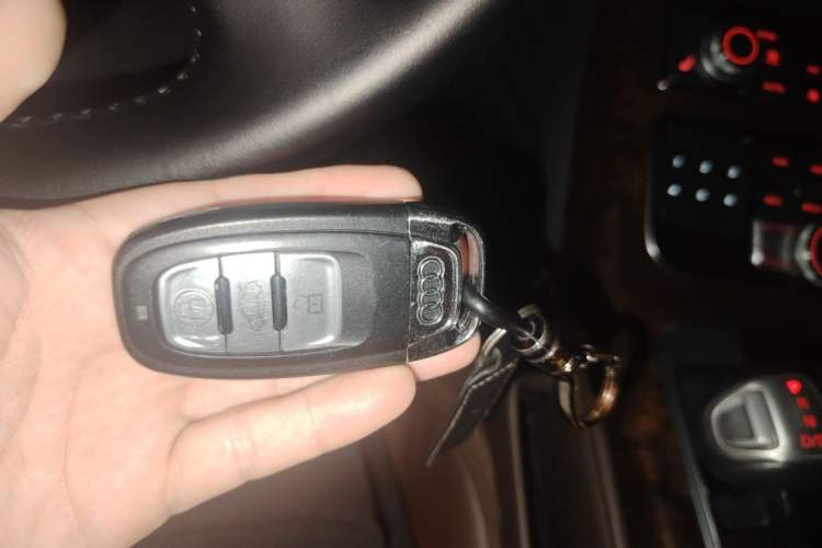 Used Audi A8 2017 A8L 45 TFSI quattro Comfort model Vehicle Key