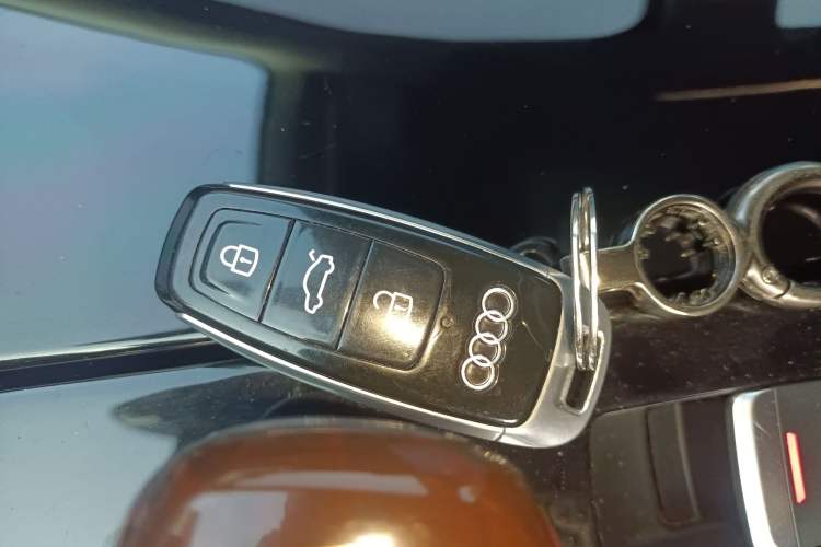 Used Audi A8 2017 A8L 45 TFSI quattro Comfort model Vehicle Key