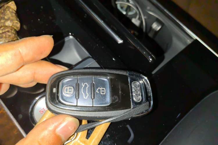 Used Audi A8 2017 A8L 45 TFSI quattro Leading Elite Edition Vehicle Key
