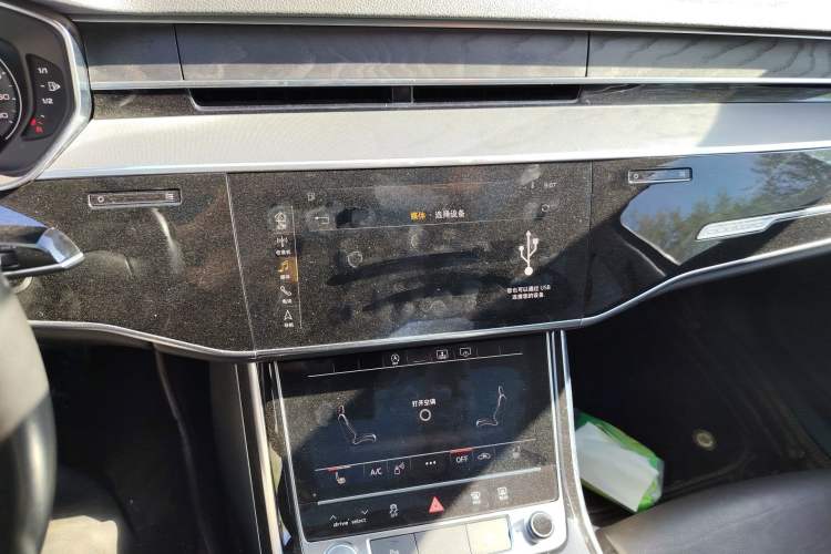 Used Audi A8 2018 A8L 55 TFSI quattro Launch Edition Elite Model Audio And AC Panel