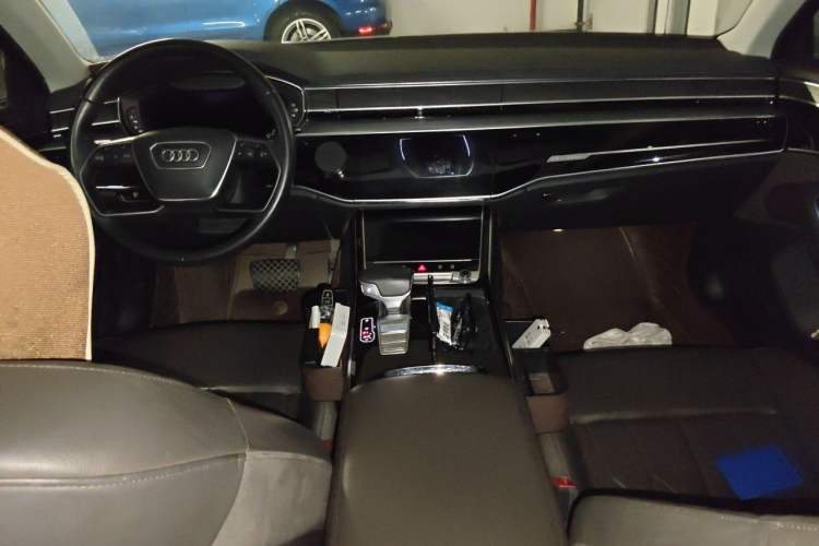 Used Audi A8 2018 A8L 55 TFSI quattro Launch Edition Elite Model Center Console