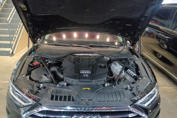 Used Audi A8 2018 A8L 55 TFSI quattro Launch Edition Prestige Model Engine Bay
