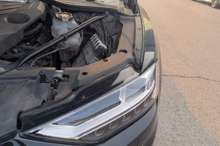Used Audi A8 2018 A8L 55 TFSI quattro Launch Edition Elite Model Engine Bay Left