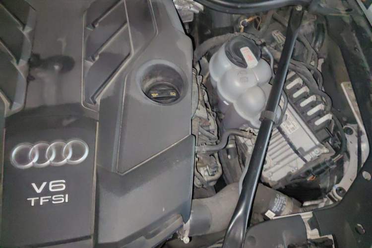 Used Audi A8 2018 A8L 55 TFSI quattro Luxury Edition Engine Bay Left