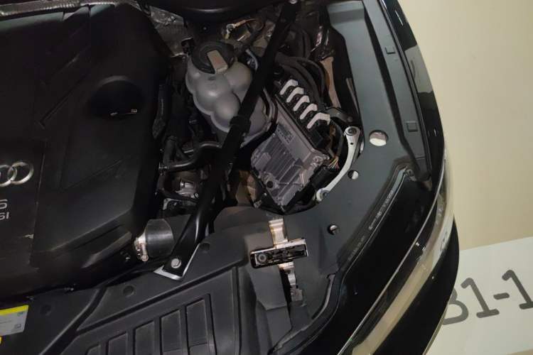 Used Audi A8 2018 A8L 55 TFSI quattro Launch Edition Elite Model Engine Bay Left