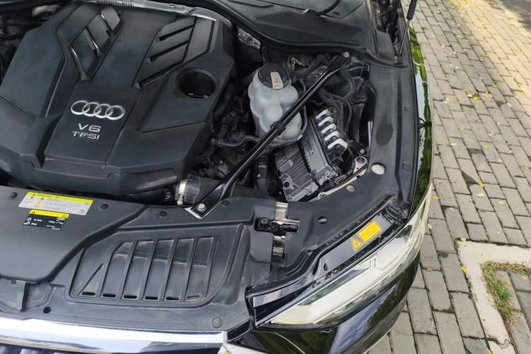 Used Audi A8 2018 A8L 55 TFSI quattro Luxury Edition Engine Bay Left