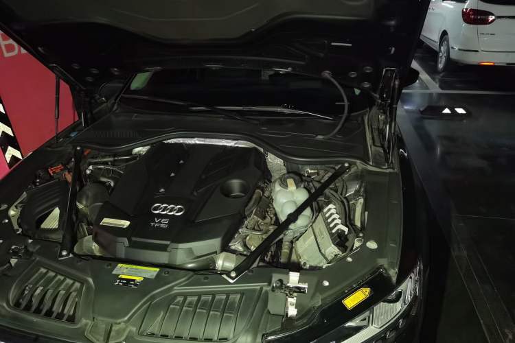 Used Audi A8 2018 A8L 55 TFSI quattro Prestige Edition Engine Bay Left