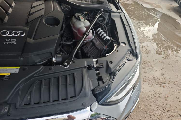 Used Audi A8 2018 A8L 55 TFSI quattro Prestige Edition Engine Bay Left