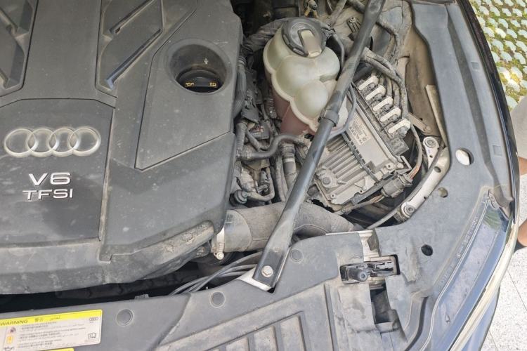 Used Audi A8 2018 A8L 55 TFSI quattro Luxury Edition Engine Bay Left