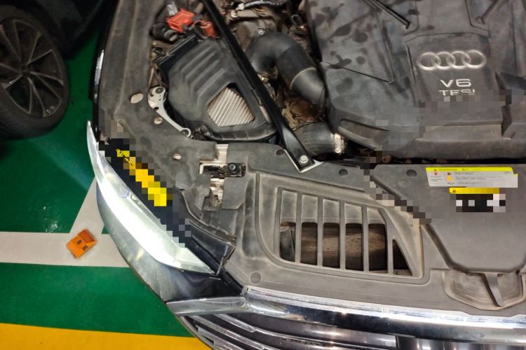 Used Audi A8 2018 A8L 55 TFSI quattro Prestige Edition Engine Bay Right