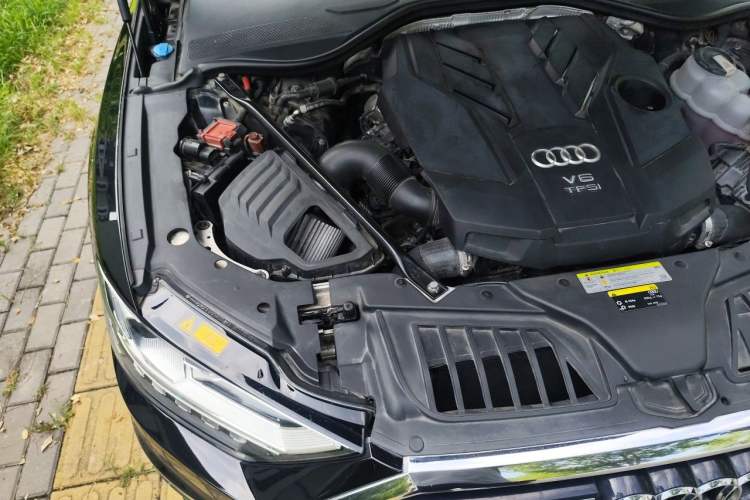 Used Audi A8 2018 A8L 55 TFSI quattro Luxury Edition Engine Bay Right