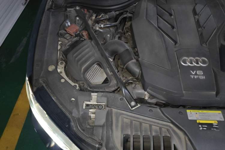 Used Audi A8 2018 A8L 55 TFSI quattro Luxury Edition Engine Bay Right