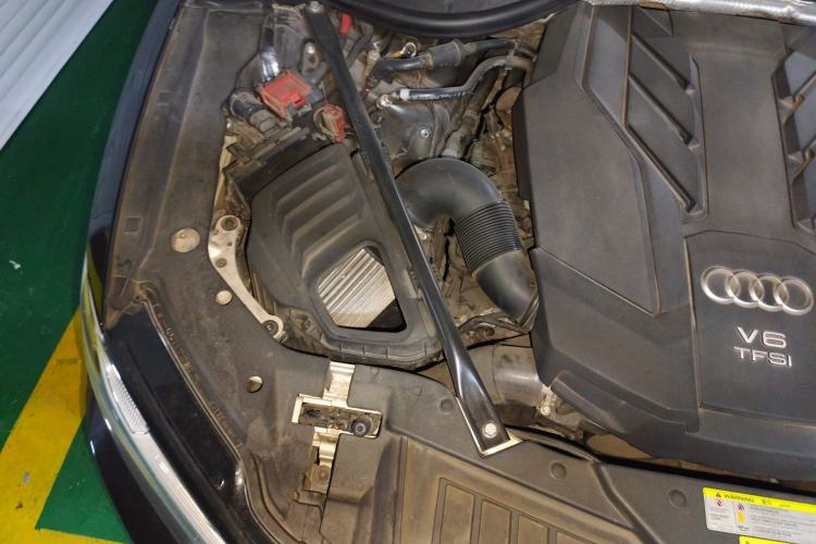 Used Audi A8 2018 A8L 55 TFSI quattro Luxury Edition Engine Bay Right