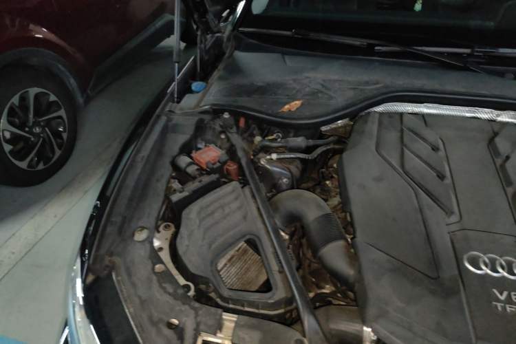 Used Audi A8 2018 A8L 55 TFSI quattro Luxury Edition Engine Bay Right