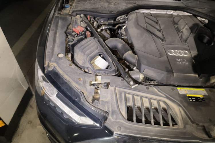 Used Audi A8 2018 A8L 55 TFSI quattro Luxury Edition Engine Bay Right