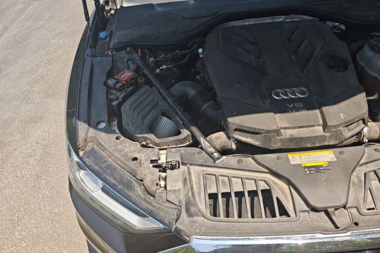 Used Audi A8 2018 A8L 55 TFSI quattro Luxury Edition Engine Bay Right