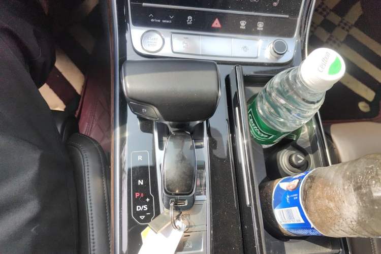 Used Audi A8 2018 A8L 55 TFSI quattro Launch Edition Prestige Model Gear Lever