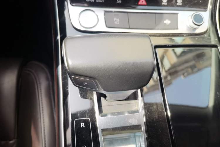 Used Audi A8 2018 A8L 55 TFSI quattro Launch Edition Prestige Model Gear Lever