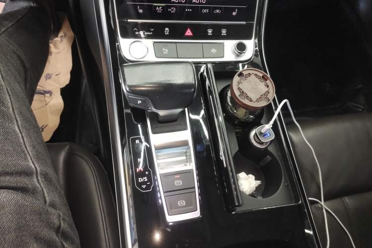 Used Audi A8 2018 A8L 55 TFSI quattro Launch Edition Elite Model Gear Lever