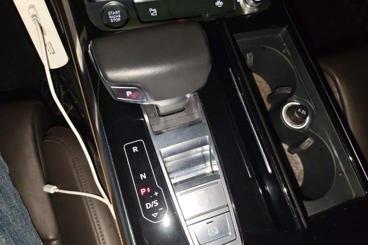 Used Audi A8 2018 A8L 55 TFSI quattro Launch Edition Prestige Model Gear Lever