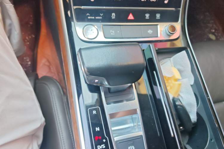 Used Audi A8 2018 A8L 55 TFSI quattro Launch Edition Prestige Model Gear Lever