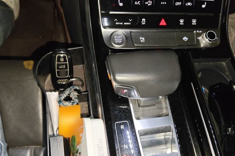 Used Audi A8 2018 A8L 55 TFSI quattro Launch Edition Elite Model Gear Lever