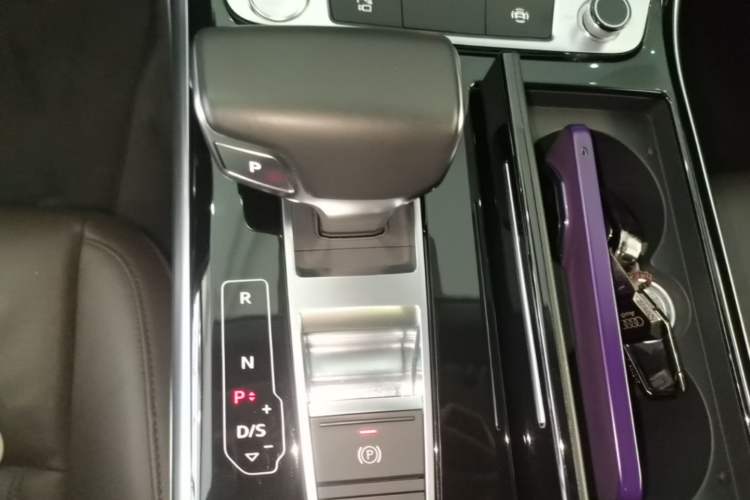 Used Audi A8 2018 A8L 55 TFSI quattro Launch Edition Elite Model Gear Lever