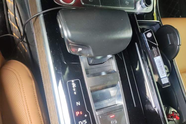 Used Audi A8 2018 A8L 55 TFSI quattro Prestige Edition Gear Lever