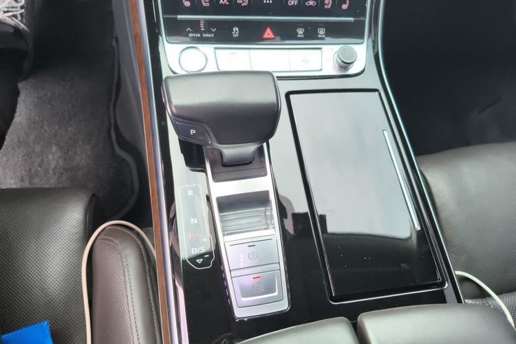 Used Audi A8 2018 A8L 55 TFSI quattro Luxury Edition Gear Lever
