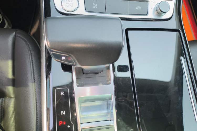 Used Audi A8 2018 A8L 55 TFSI quattro Launch Edition Elite Model Gear Lever