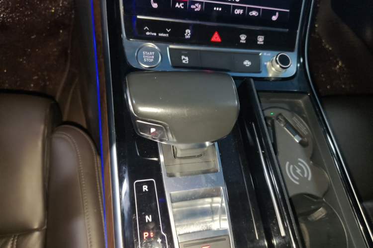 Used Audi A8 2018 A8L 55 TFSI quattro Launch Edition Prestige Model Gear Lever